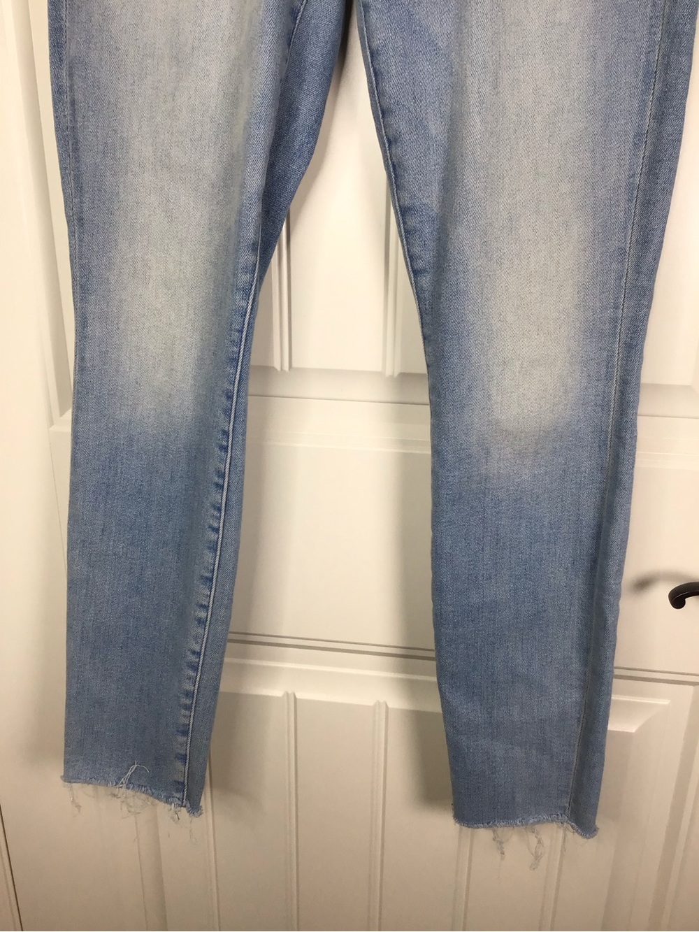 MOTHER High Waisted Looker Ankle Fray in Au Revoir Size 26. - Picture 4 of 11